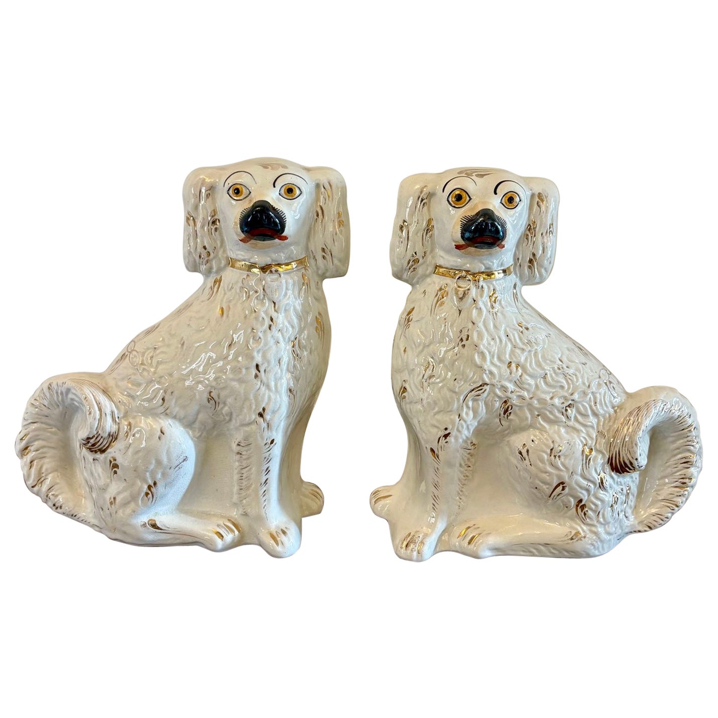 Pareja de perros antiguos de Staffordshire de calidad victoriana