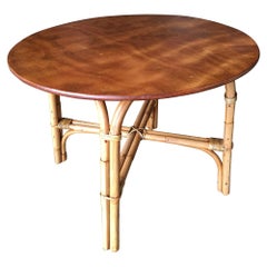 Tavolino da caffè in rattan con base a "X", restaurato, grande 31", con piano in Oak