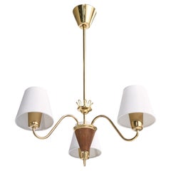 Lampadario di design svedese, ottone, teak, tessuto, Svezia, anni '50