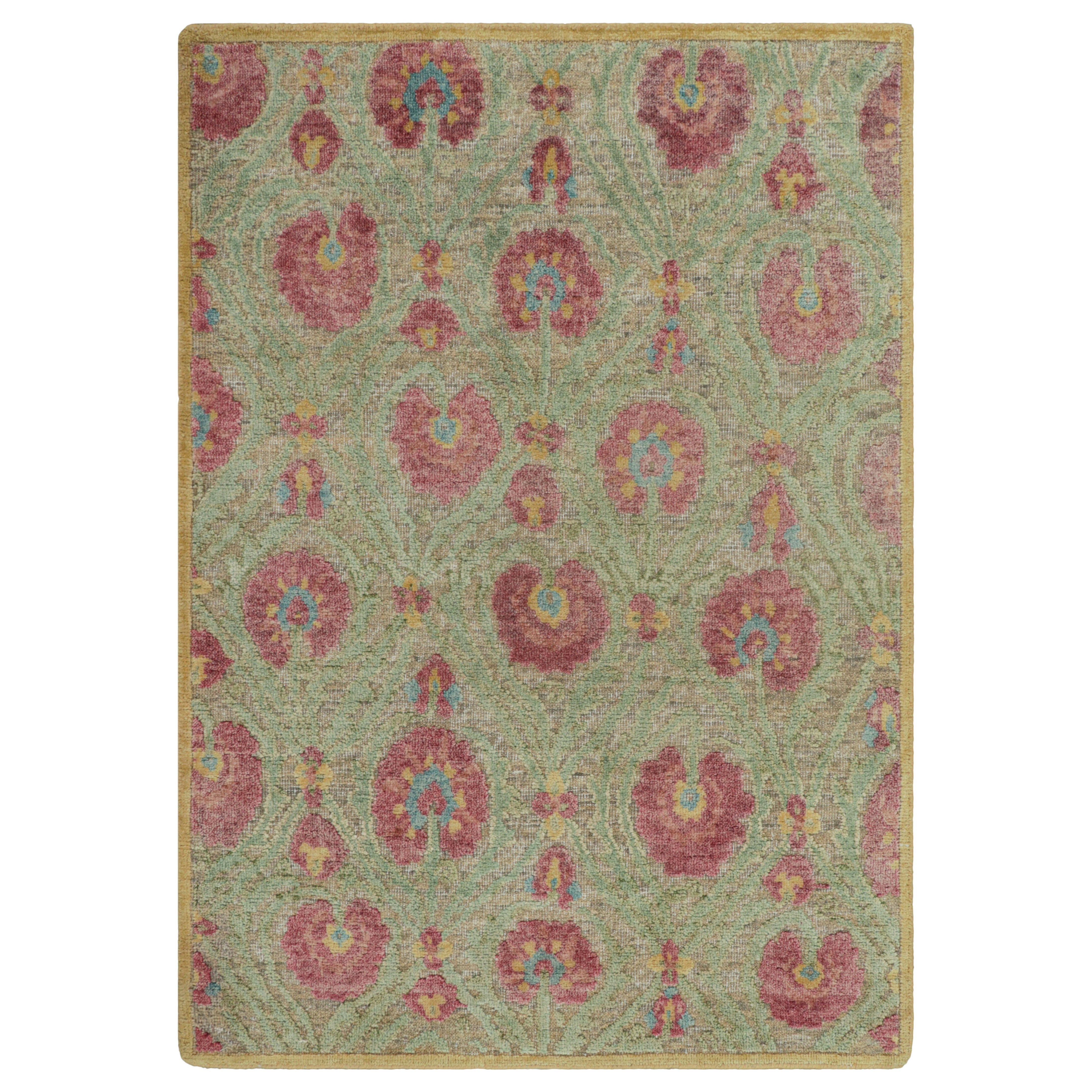 Rug & Kilim's Blockdruck-Teppich mit roten und grünen Blumenmustern