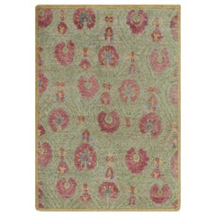 Rug & Kilim's Block Print Rug with Red and Green Floral Patterns (tapis à motifs floraux rouges et verts)