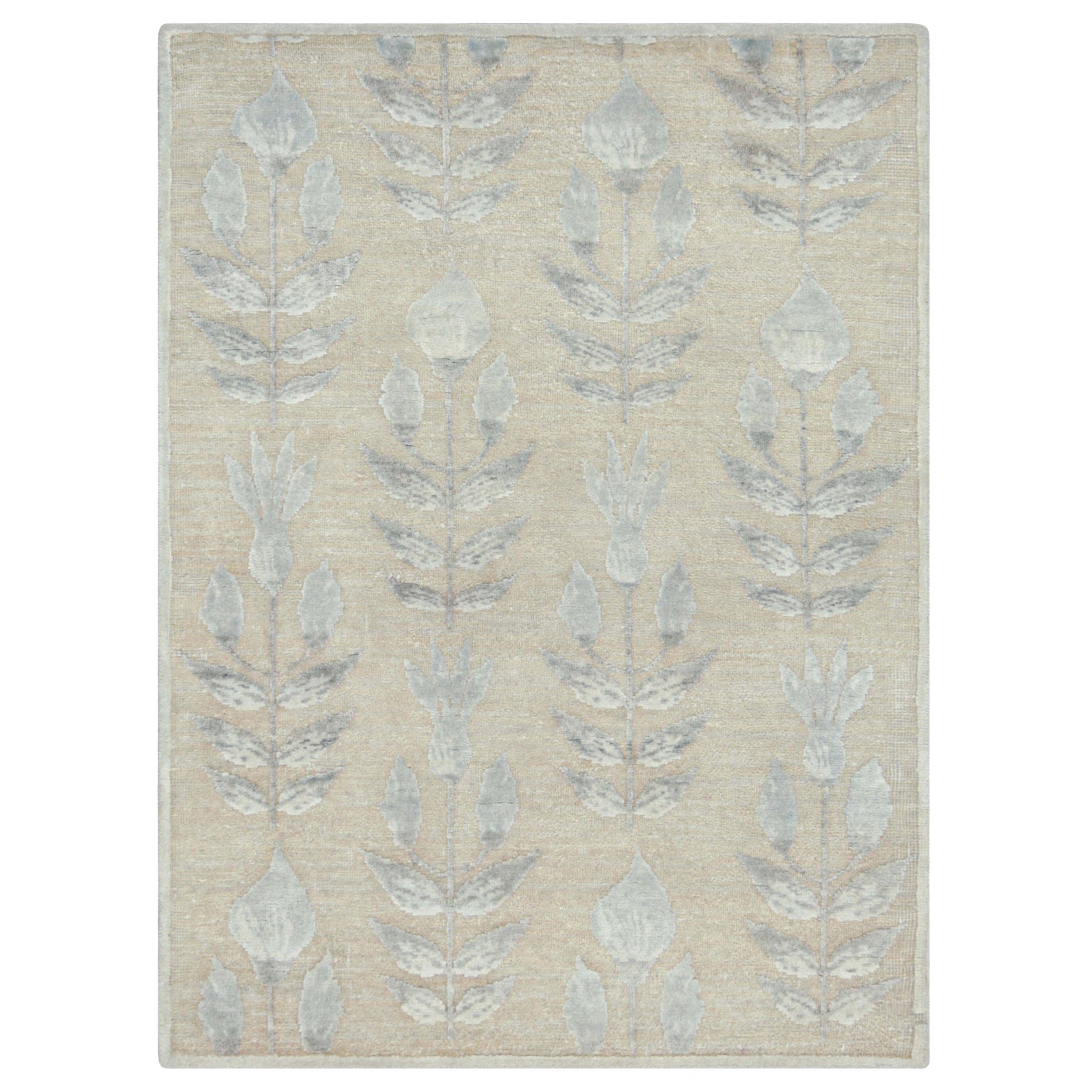 Rug & Kilim's Blockdruck-Teppichdesign mit grauen Blumenmustern