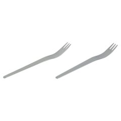 Arne Jacobsen para Georg Jensen. Dos tenedores largos para ensalada de acero inoxidable.