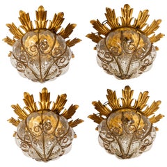 Ensemble de quatre étonnants plafonniers vénitiens en verre de Murano, années 1950