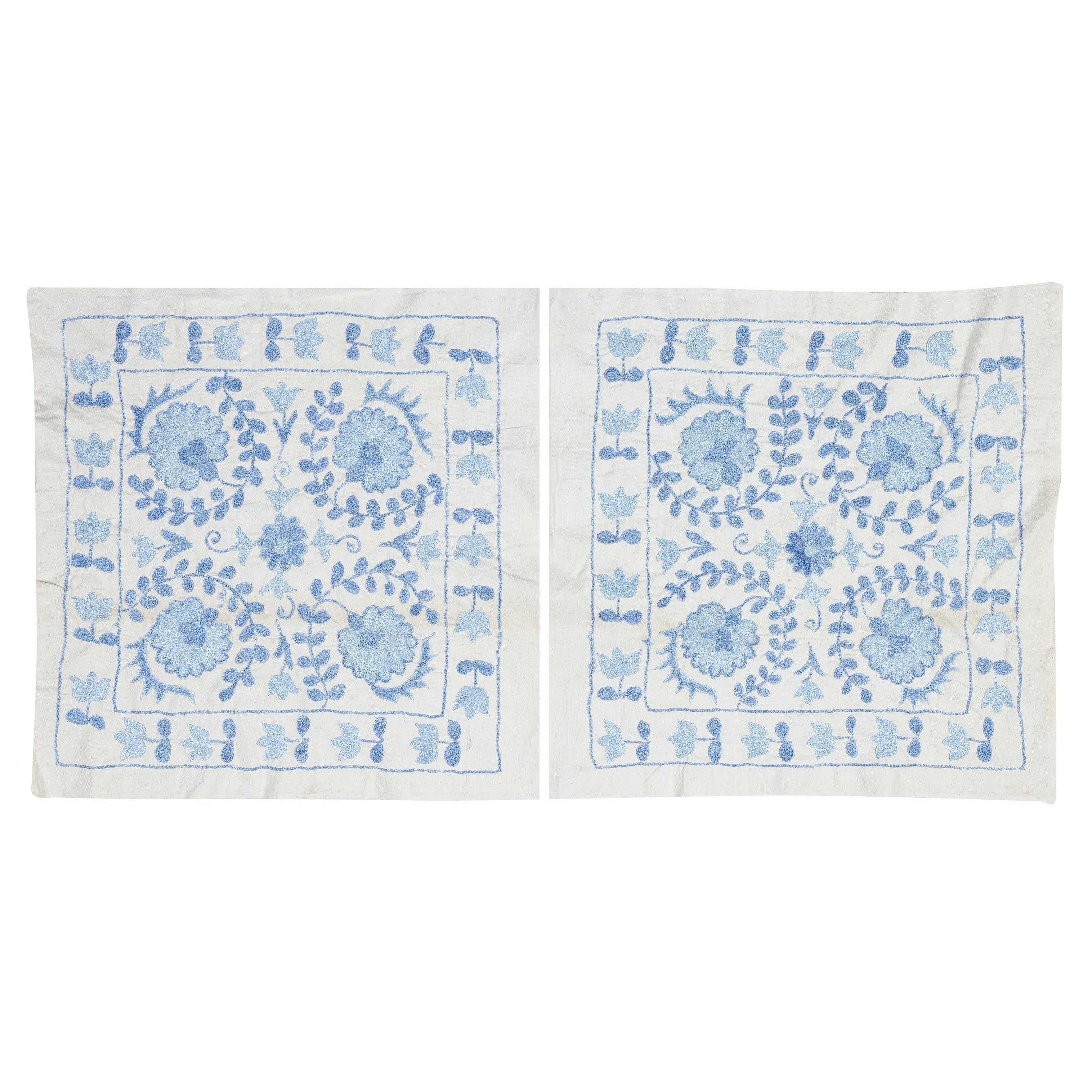 Set di 2 copricuscini in seta da ricamo 19 "x20". Cuscino in pizzo a coppia di colore blu in vendita