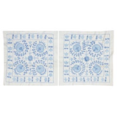 Set aus 2 19"x20" Seidenstickerei-Kissenbezug mit Kissenbezug. Paar Spitzenkissen in blauer Farbe