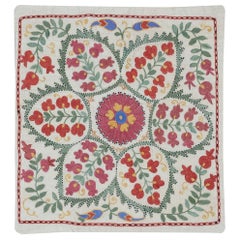 Housse de coussin en soie brodée à la main 18 "x19". Oreiller fait à la main. Oreiller en dentelle Modernity