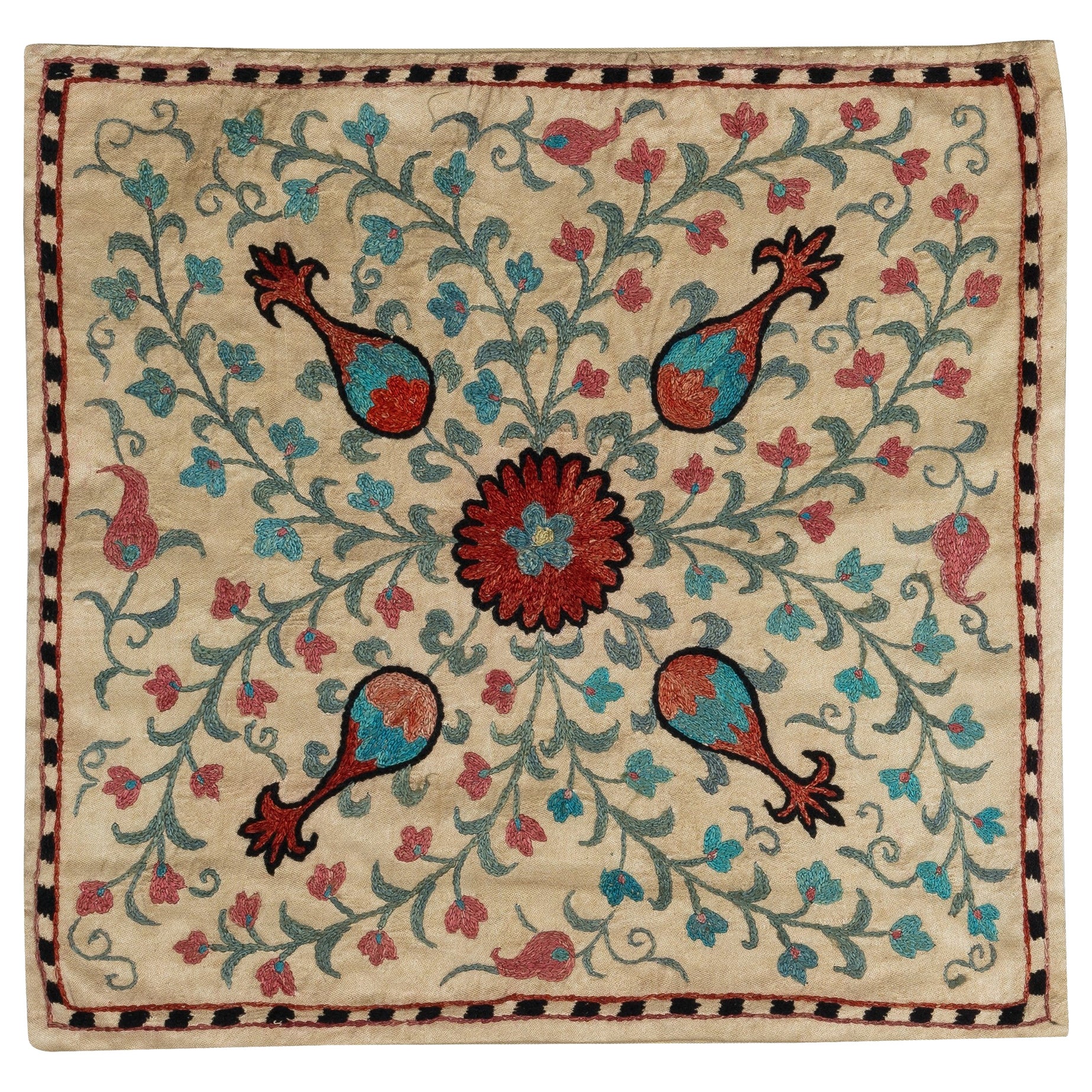 Copricuscino in seta e cotone ricamato 19 "x19". Copricuscino colorato in vendita