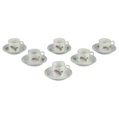 Rosenthal, Allemagne. Un ensemble de six tasses à espresso avec soucoupes en porcelaine
