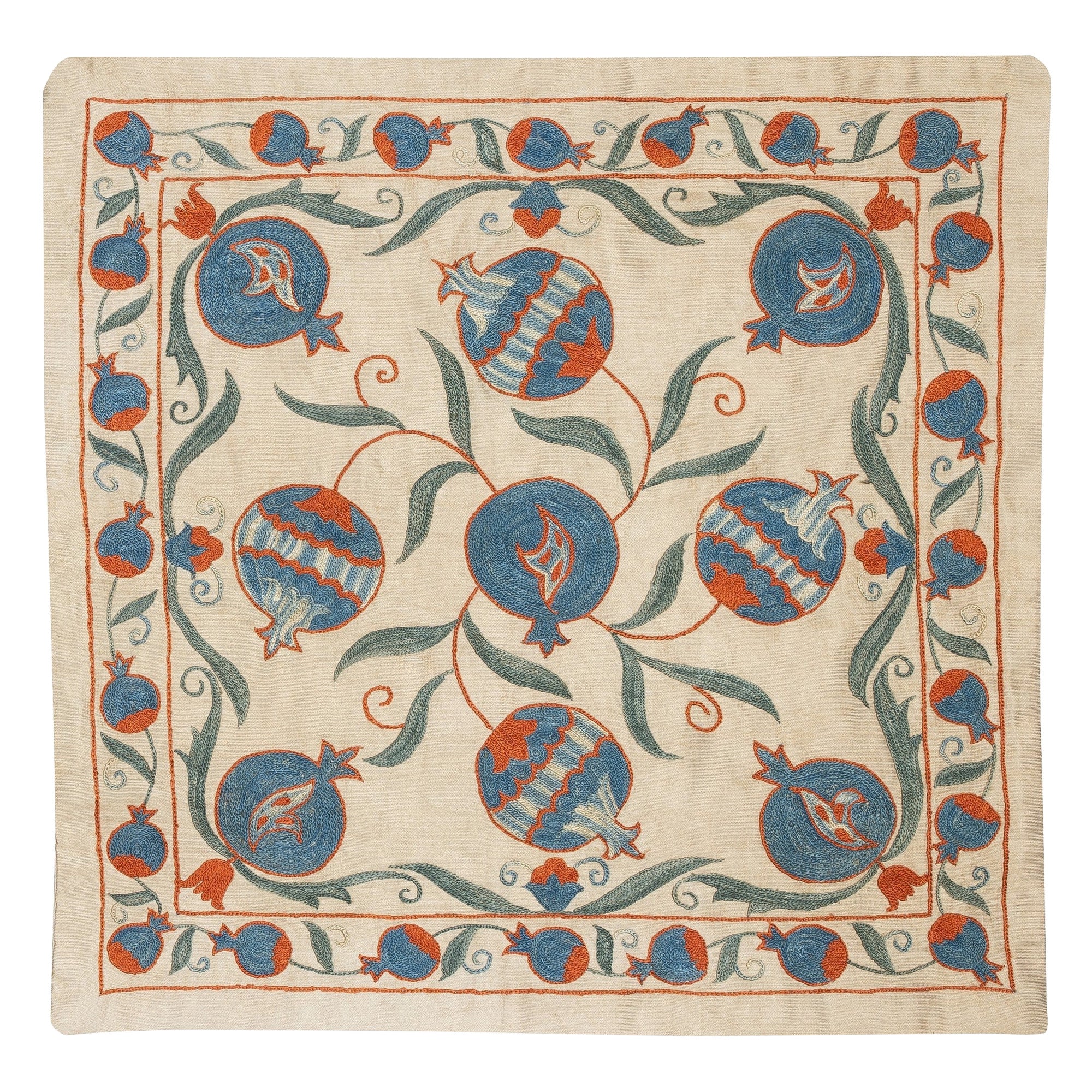 Housse de coussin en soie brodée 20 "x20". Oreiller en mousse à motifs de grenade
