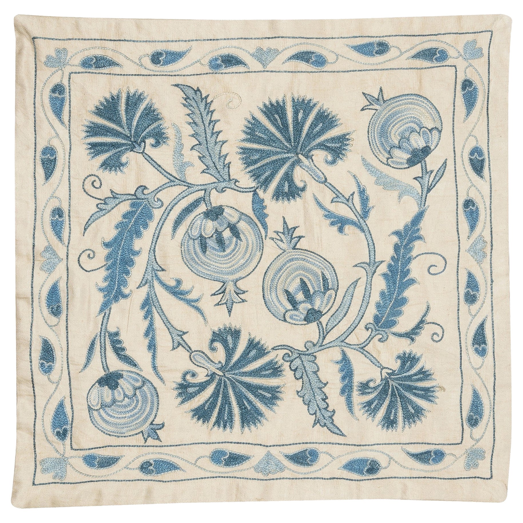 19. Zoll x 20 Zoll Moderne 100% Seide bestickte Kissenbezug. Blauer handgefertigter Kissenbezug im Angebot
