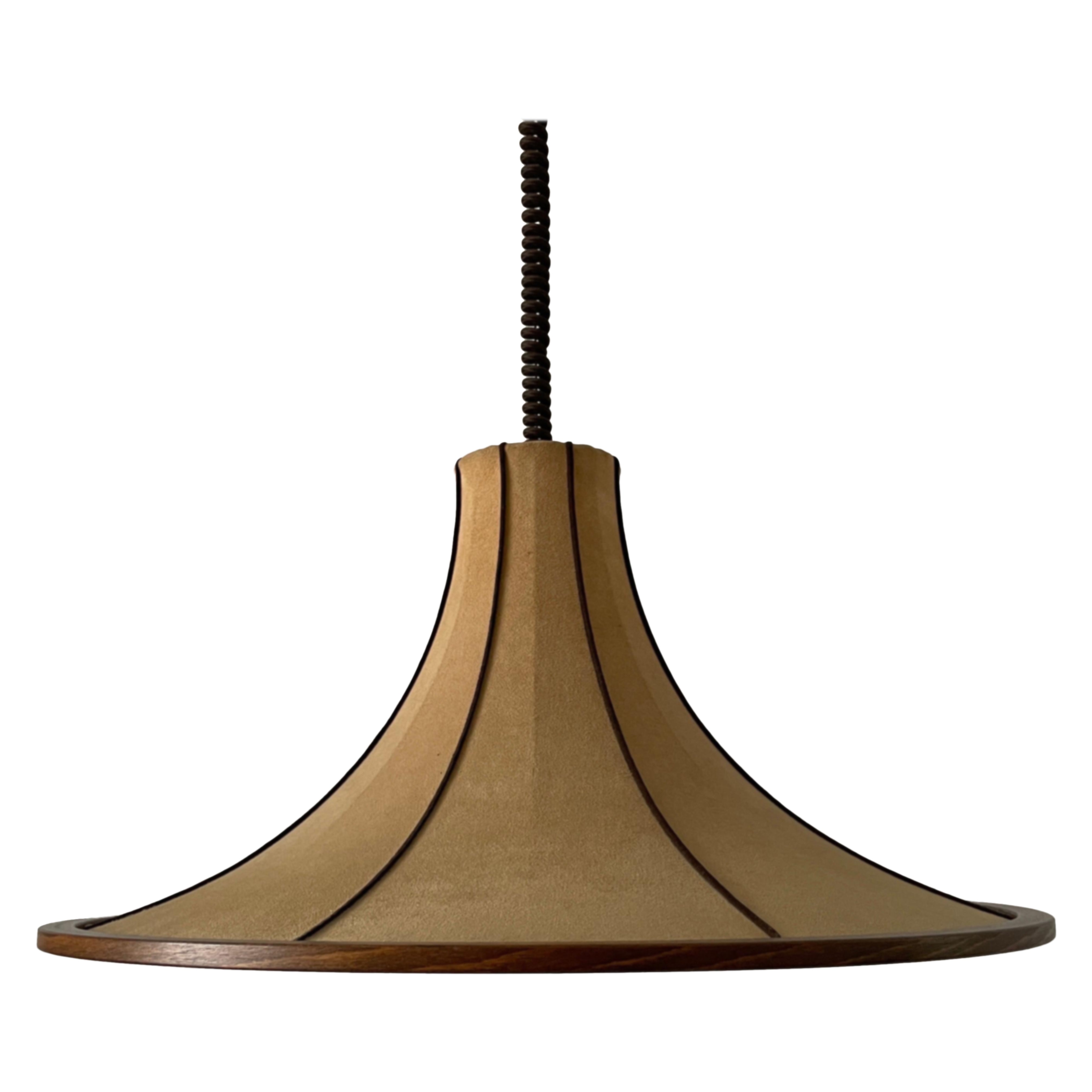 Grande lampe suspendue en daim et bois à motif trompette, années 1960, Allemagne