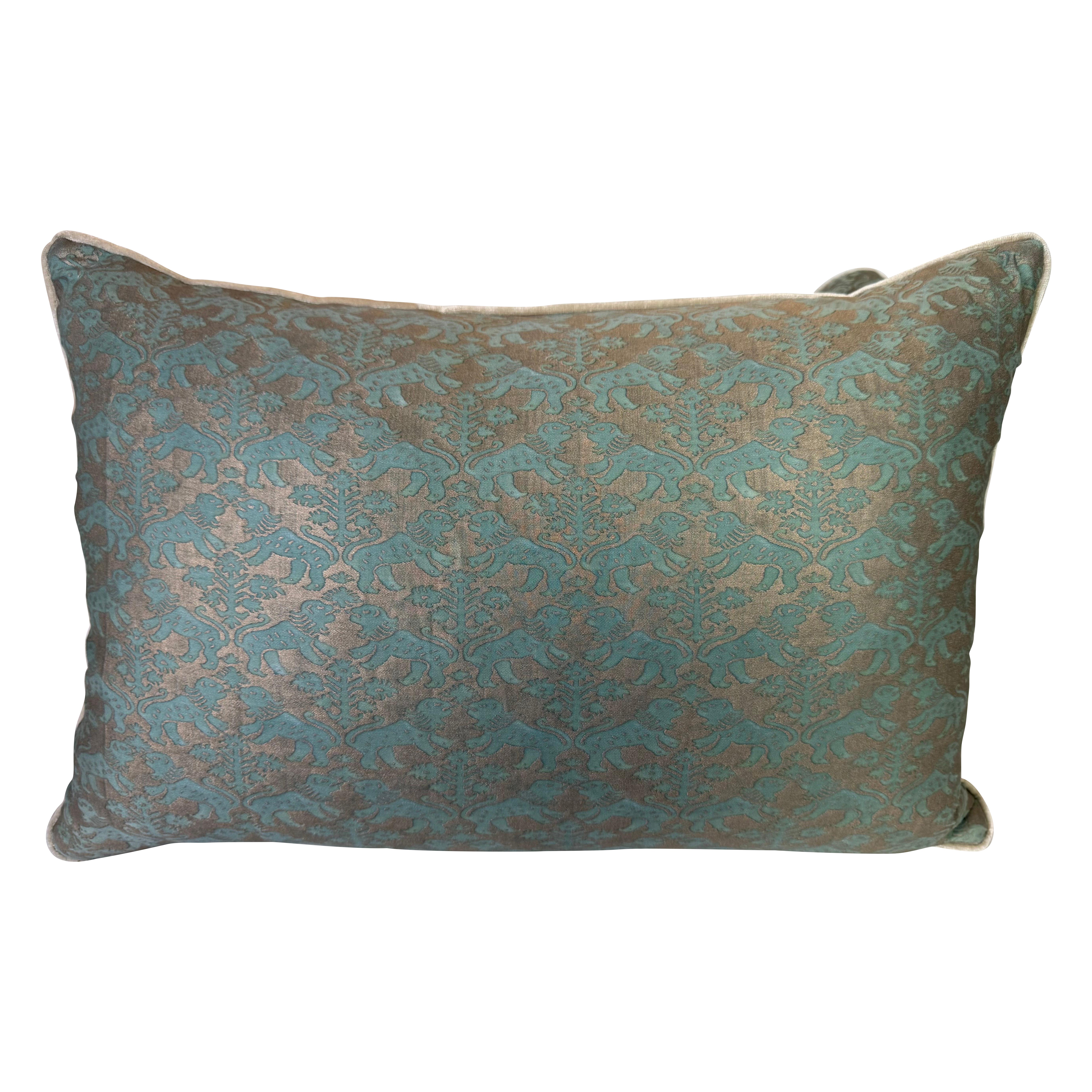 Pair of Fortuny "Richelieu" Patterned Pillows