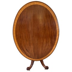 Antigua Mesa de Comedor Victoriana de 6 Plazas de Caoba Figurada de Calidad de Forma Ovalada