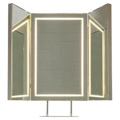 Miroir rectangulaire à comptoir triptyque éclairé avec cadre nickelé