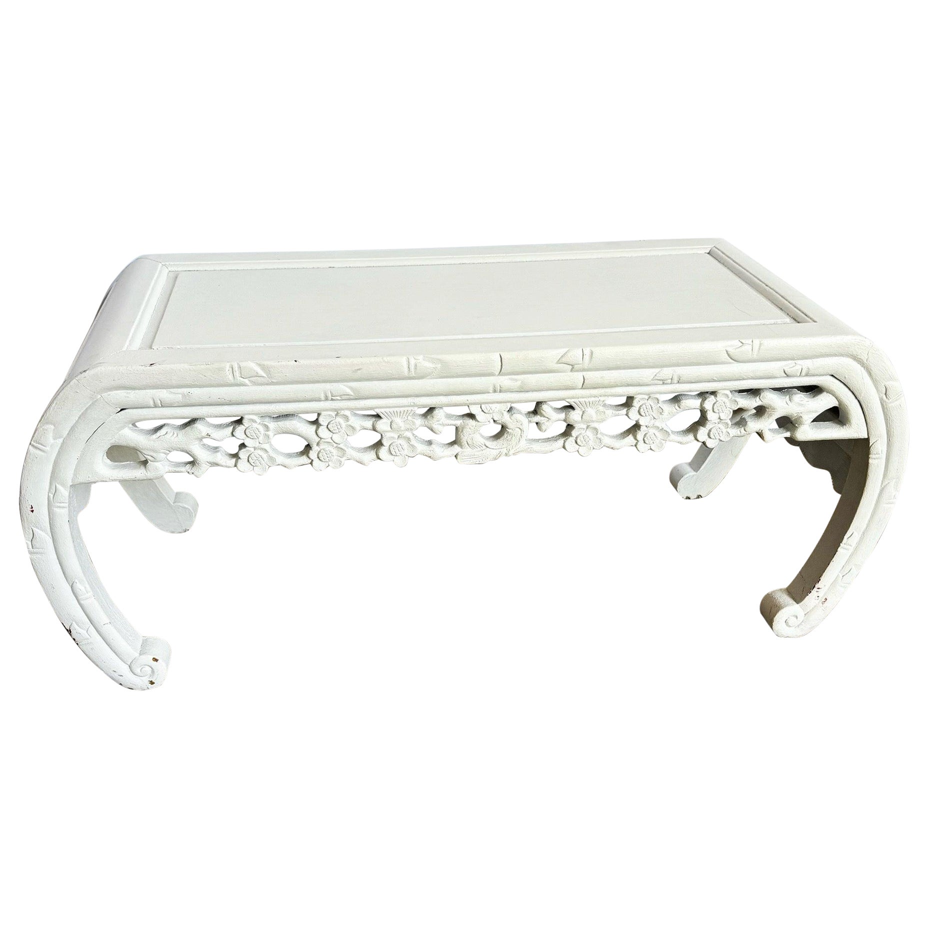 Chinoiserie White Wooden Scroll Coffee Table/Bench