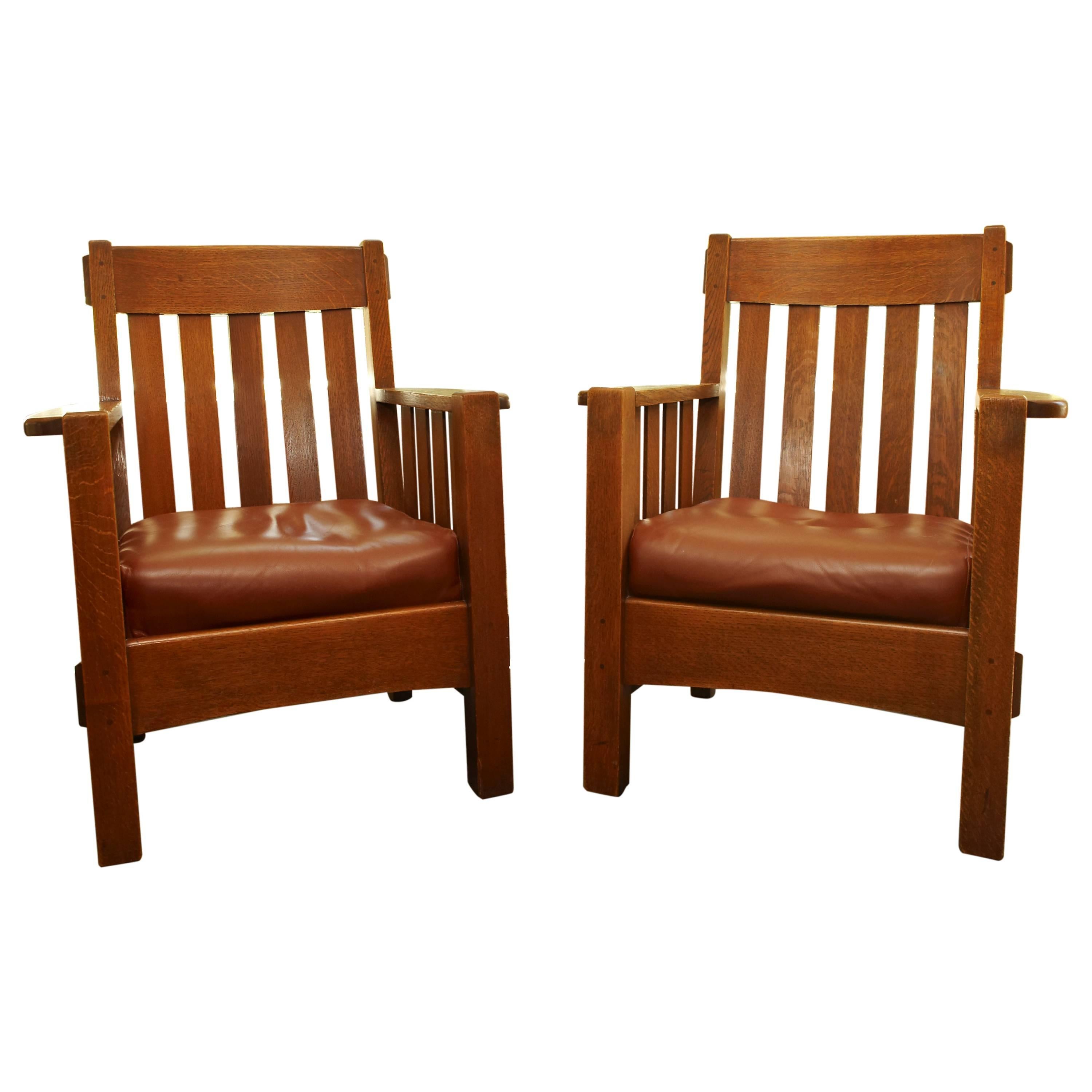 Paar Harden Mission Arts and Crafts Armchairs:: um 1907