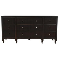 Barbara Barry pour Baker Furniture Commode Modernity Sark en acajou, refini