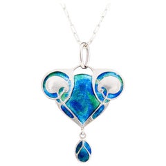 Collana con ciondolo in argento e smalto di Murrle Bennetts del 1910 ca.