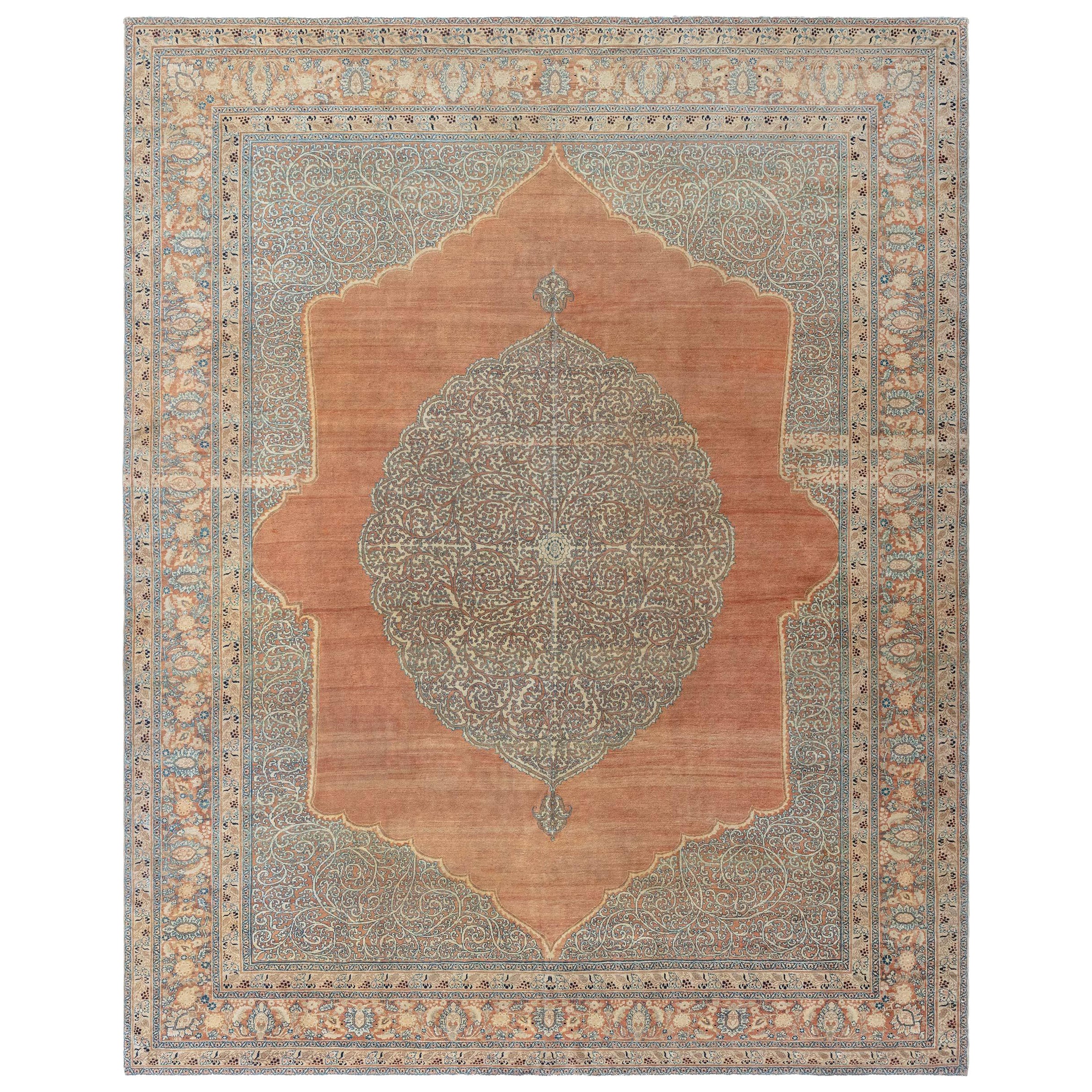 Tapis persan antique Tabriz en laine fait à la main Doris Leslie Blau