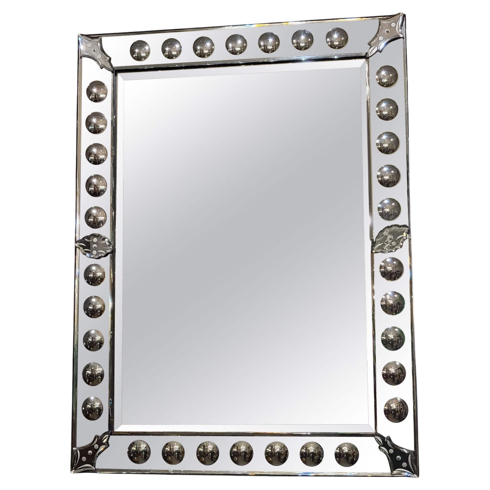Un très saisissant miroir de style déco