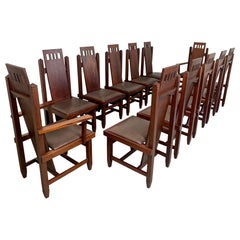 12 chaises de salle à manger de style Arts & Crafts en acajou massif