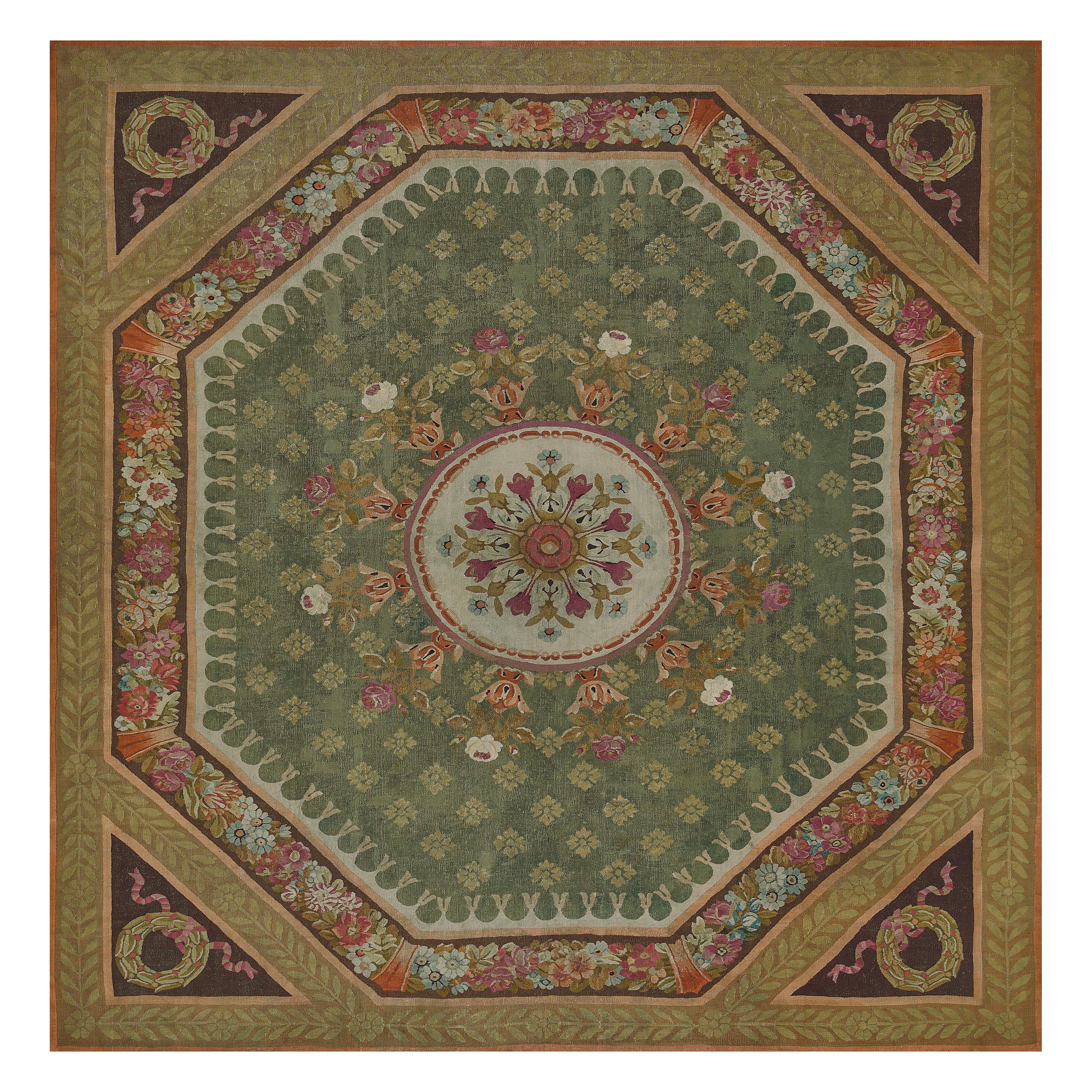 Alfombra Aubusson francesa antigua de lana verde floral hecha a mano