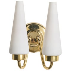 Schwedische Designerin, Wandleuchte, Messing, Glas, Schweden, 1960er Jahre