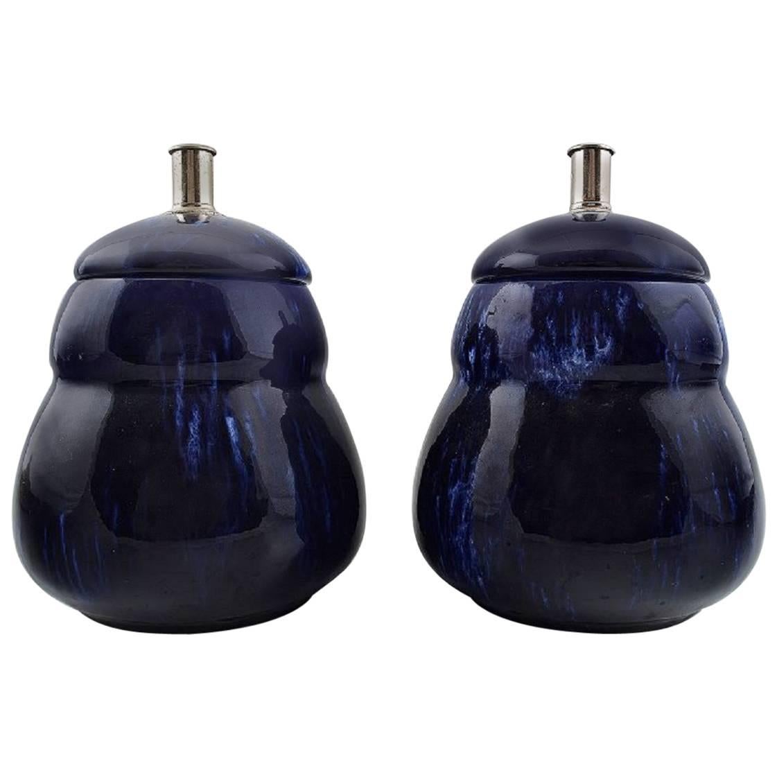 Paar Rrstrand-Vasen mit Deckel aus dunkelblauer Fayence. 1930er-1940er Jahre