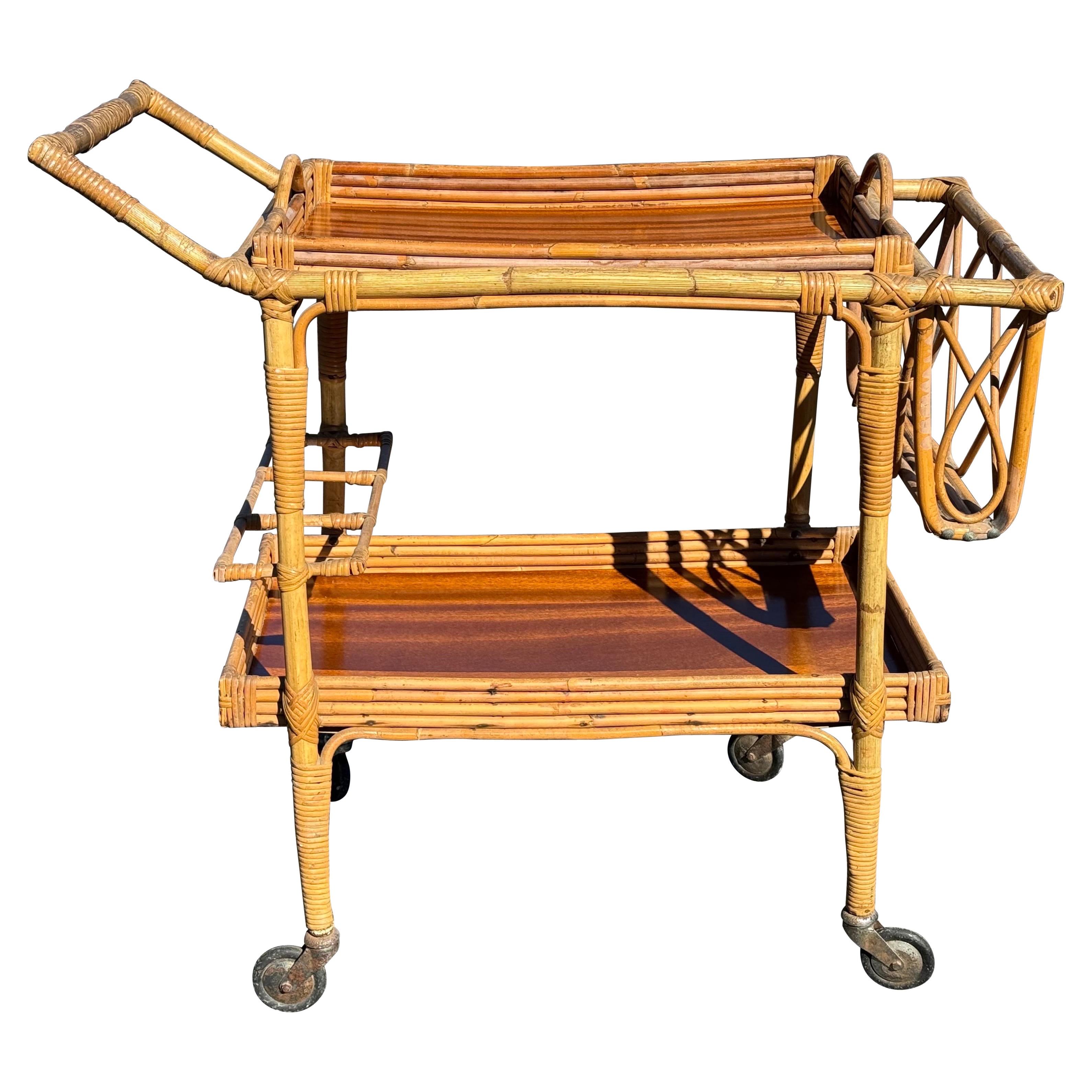 Italienischer Vintage-Barwagen aus Weidengeflecht im Angebot