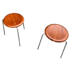 Juego de 2 taburetes daneses de mediados de siglo Modelo 3170 Dot Stool de Arne Jacobsen, 1968