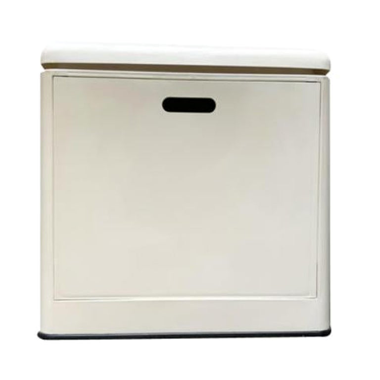 Mid-Century Italian Space Age Laundry Basket Hamper, 1960s For Sale