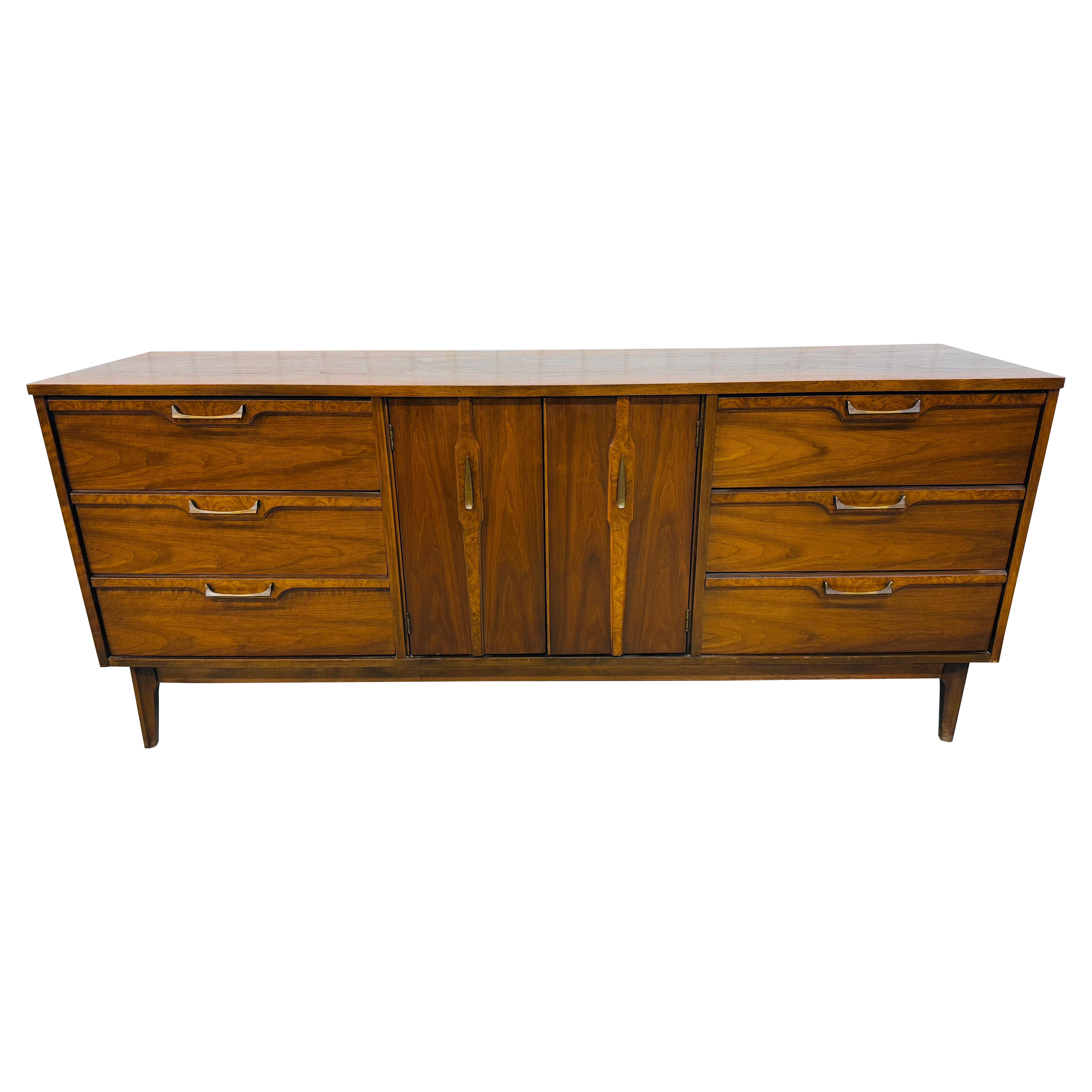 Mid-Century Modern Brasilia Style Walnut 9-Drawer Dresser For Sale