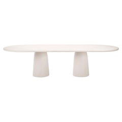 Table "Menhir" contemporaine arrondie en plâtre naturel 280 cm par Isabelle Beaumont