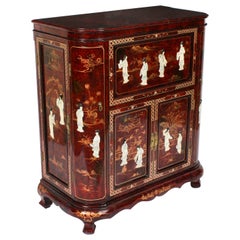 Vintage Burgundy Lacquered Cocktail Cabinet Dry Bar & Glasses 20th Century