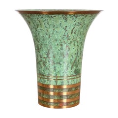 Jarrón trompeta Carl Sorensen Art Decó de bronce verdigris