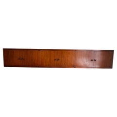 Vintage Mid Century Modern Schwebeschrank/Regal/Credenza aus Nussbaum