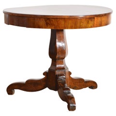 Italiana, Campania, Mesa central neoclásica tardía de nogal con 2 cajones, ca. 1835