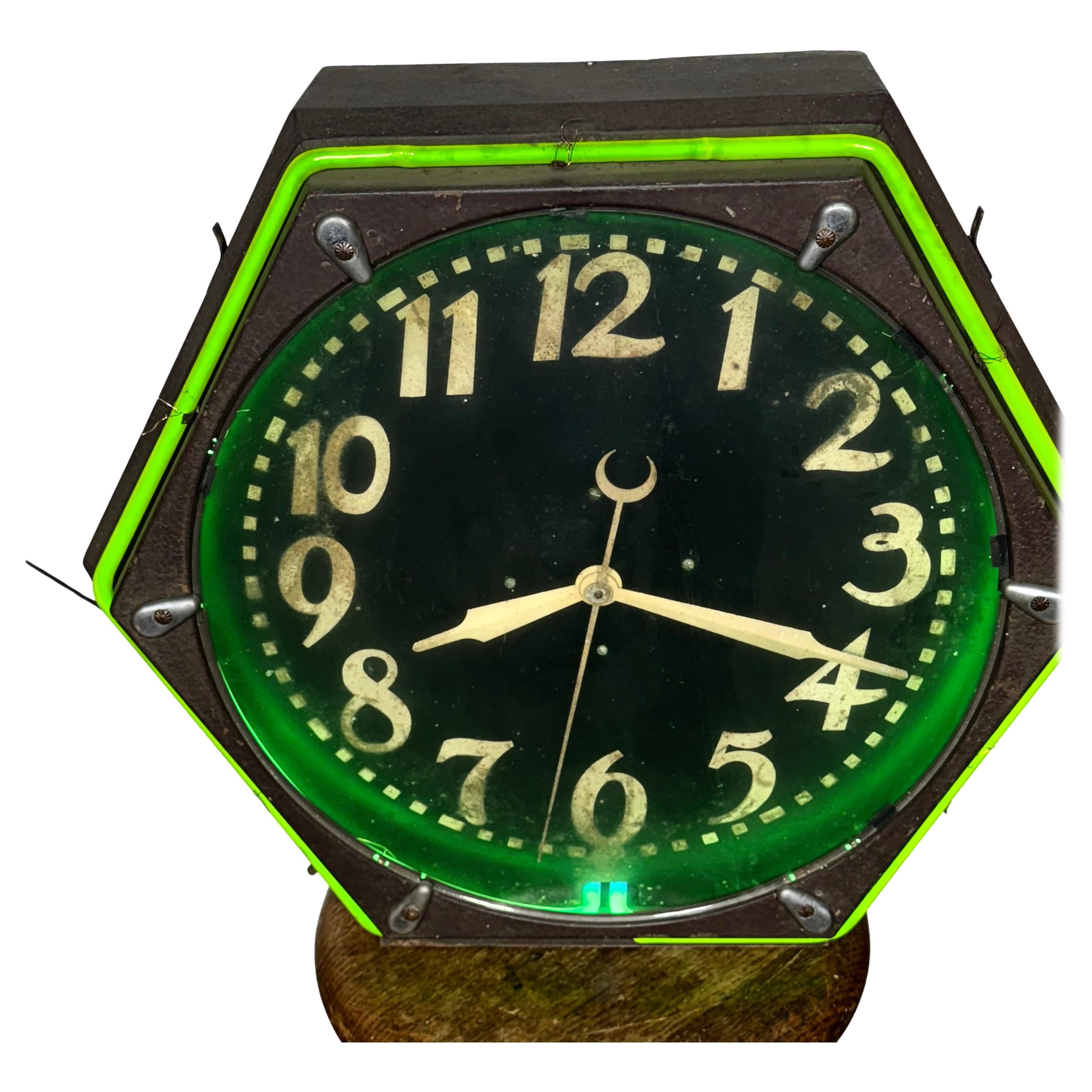 Grande horloge électrique Neon Co. Hexagone bicolore Rare Nouveau Or 1930 -40's