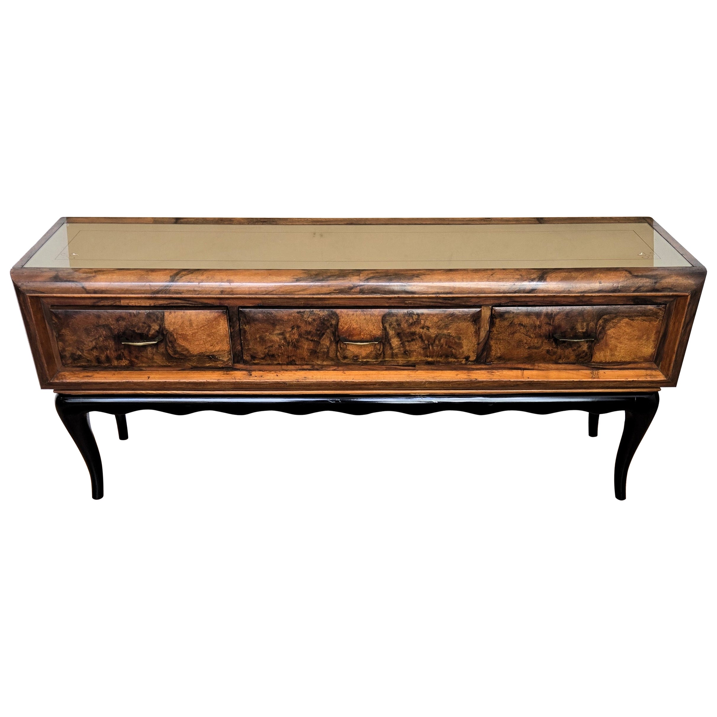 1950s Art Deco Mid-Century Regency Italian Burl and Brass Low Consolle Sideetable en vente