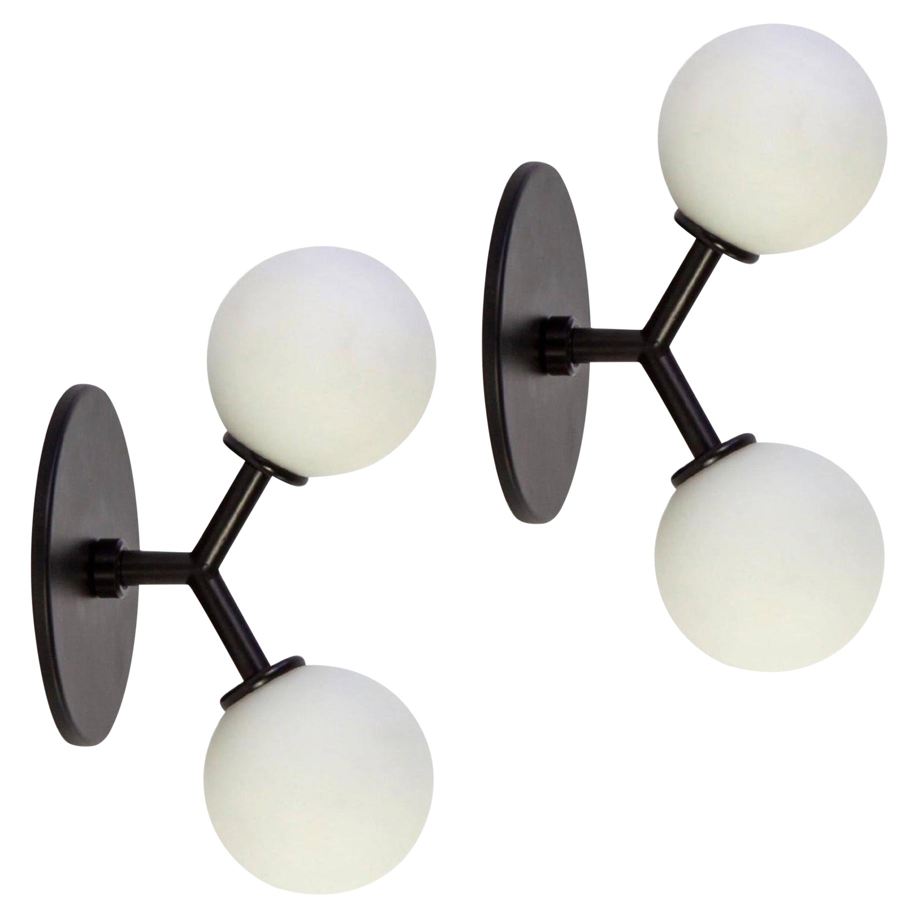Paire d'appliques en forme de Y par Research.Lighting, noires, globes en verre de 3 pouces, fabriquées sur commande