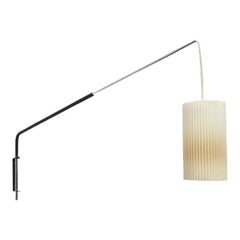 Deutsche minimalistische Freischwingende Mid-Century-Wandleuchte von Erco