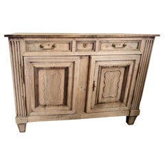 19. Jahrhundert Nussbaum gebleicht Französisch Louis XVI Buffet / Server