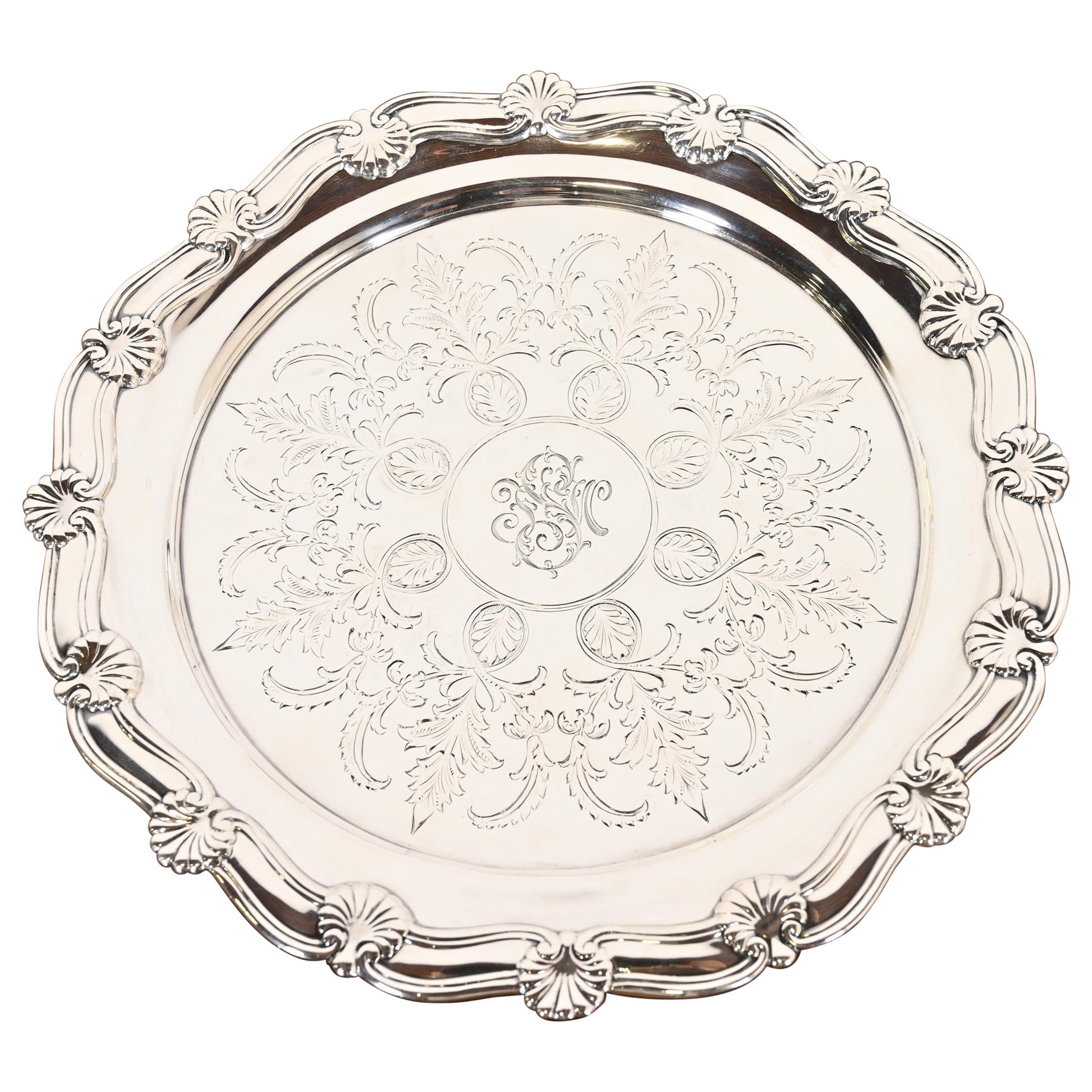 Tiffany & Co. Bandeja con pie de plata de ley victoriana antigua en venta