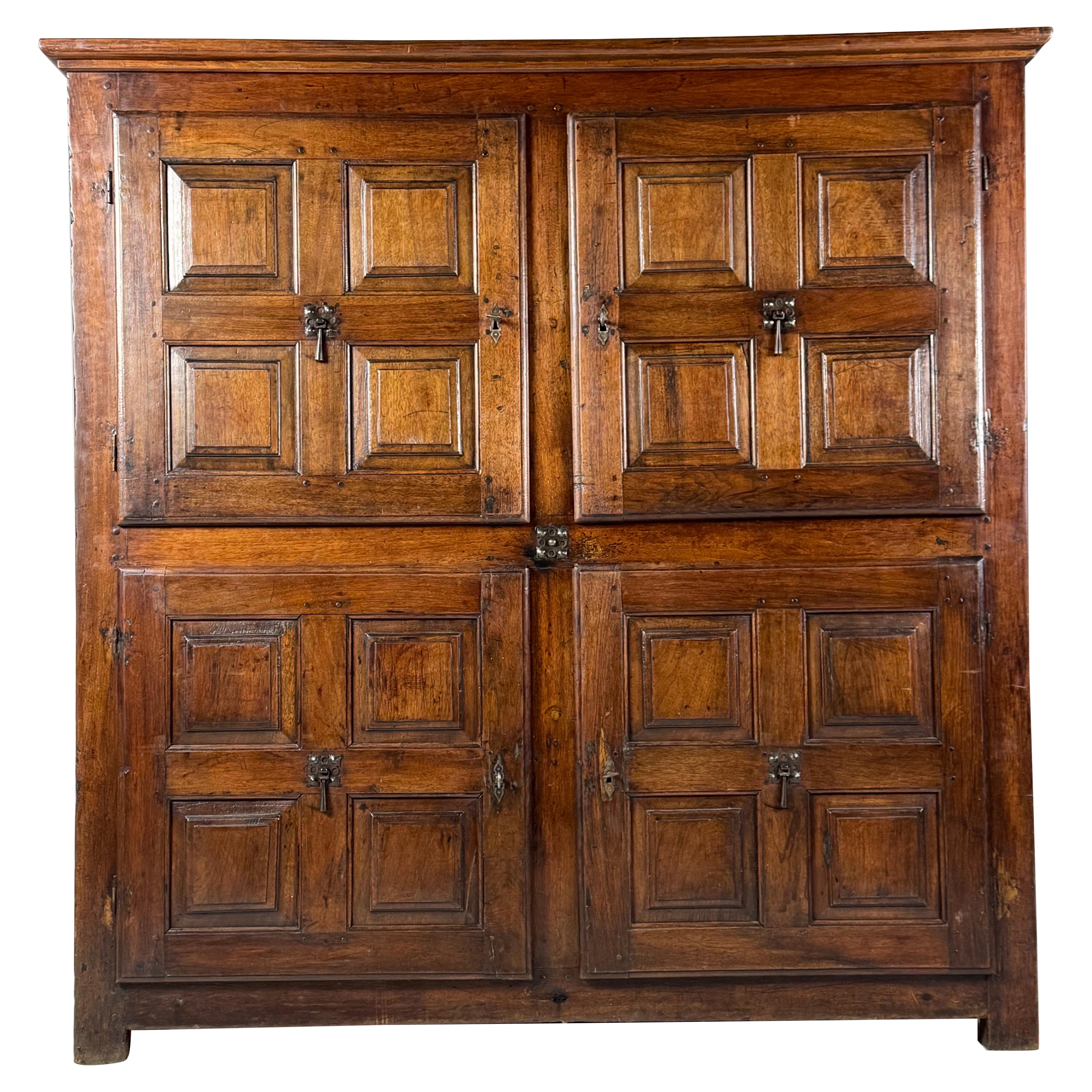 Armoire espagnole en noyer, vers 1700 1700