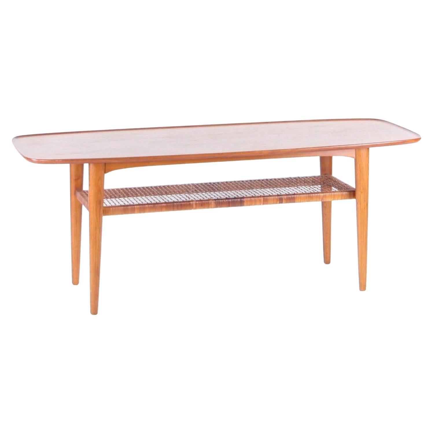 Couchtisch aus Teakholz und Rattan im Angebot