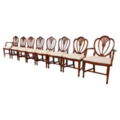 Juego de ocho sillas de comedor de caoba tallada Drexel Heritage Hepplewhite