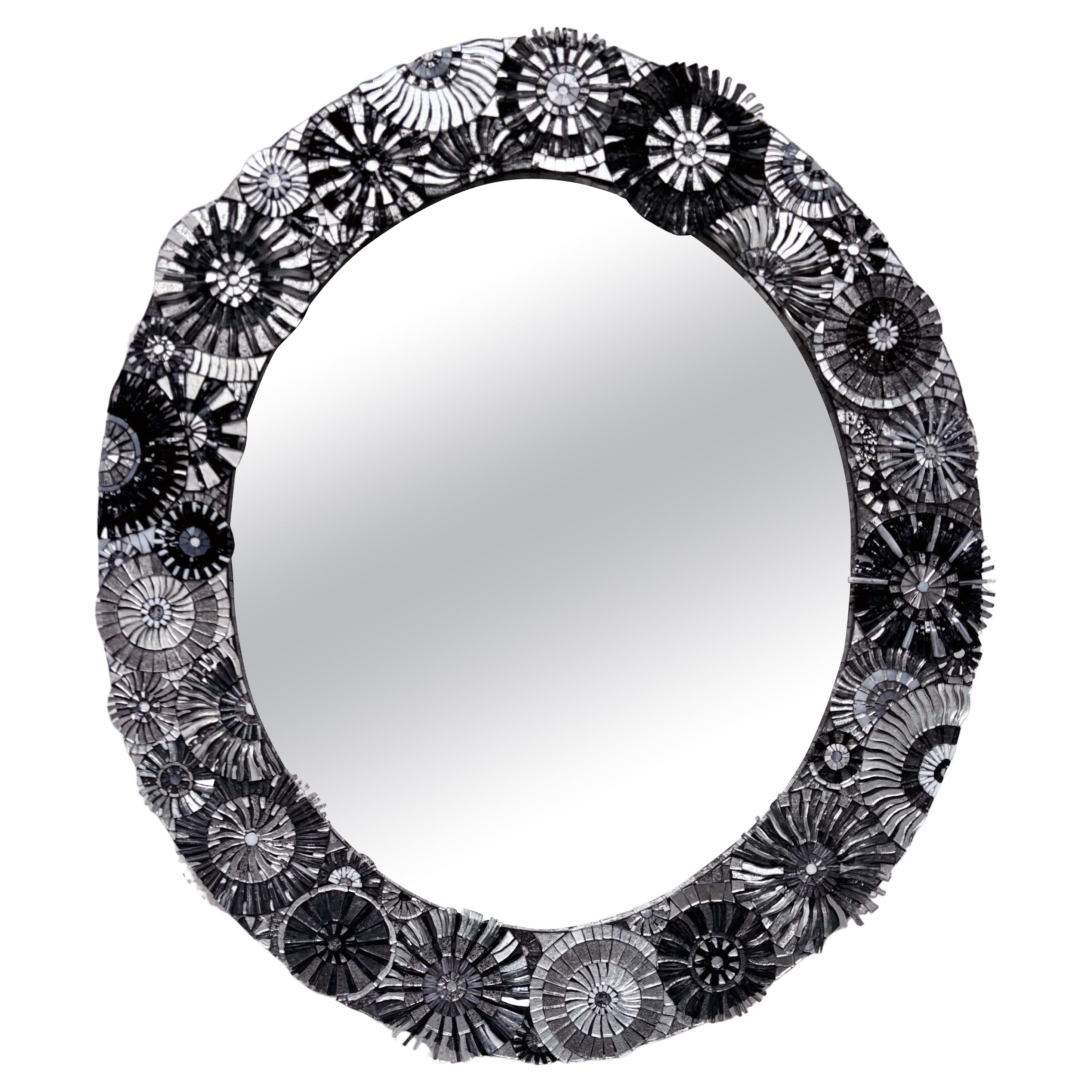 Modern black -Silver Oval Blossom Mirror by Ercole Home en vente
