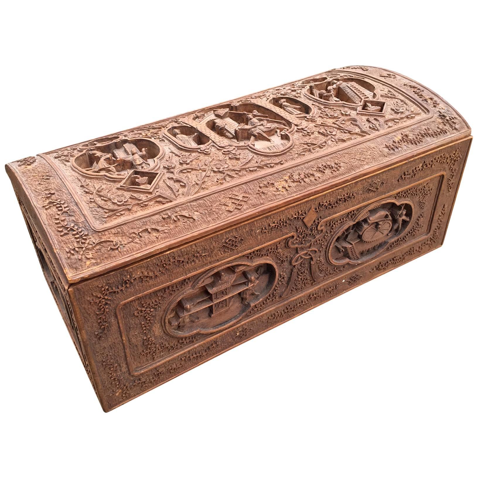 Chinese Antique Finely Carved Box, 19th Century