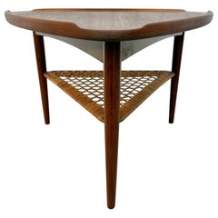 Dänischer Mid-Century-Modern-Beistelltisch mit Gitarren Pick aus Teakholz, Poul Jensen